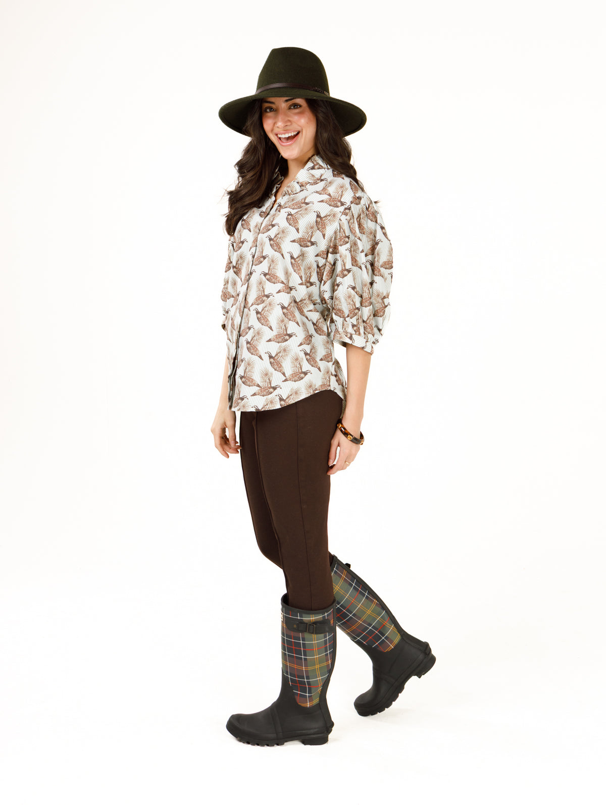 Laura in Holly Shae Luxe Oxford™️